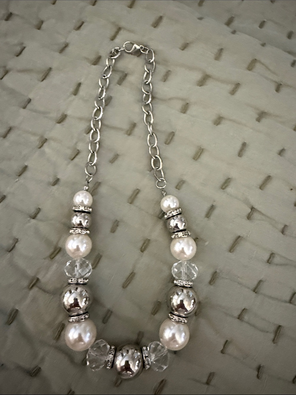 Elegant Pearl and Crystal Statement Necklace - Silver Accents
